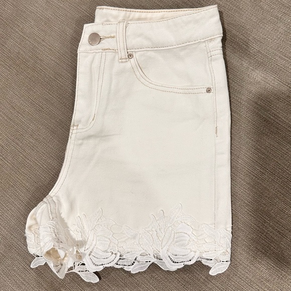 Dex Denim Lace Shorts - Picture 3 of 4